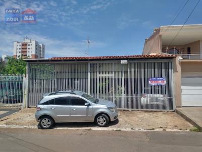 Casa para Venda, em Brasília, bairro Taguatinga, 3 dormitórios, 1 banheiro, 1 suíte, 1 vaga