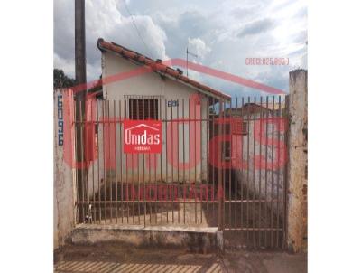 Casa para Venda, em Itapeva, bairro Bairro de Cima, 2 dormitrios, 1 banheiro, 1 vaga