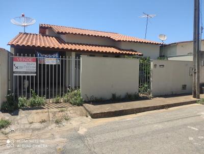 Casa para Venda, em Bom Despacho, bairro Esplanada, 3 dormitrios, 2 banheiros, 1 sute, 1 vaga