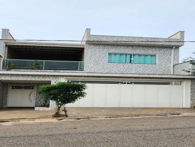 Casa Usada para Venda, em So Joo da Boa Vista, bairro Jardim dos Jacarands Fase 1, 3 dormitrios, 3 banheiros, 4 vagas