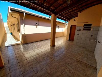 Casa para Venda, em Araras, bairro Jardim das Flores, 3 dormitrios, 2 banheiros, 1 sute, 2 vagas