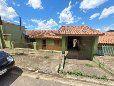 Casa para Venda, em Toledo, bairro Centro, 2 dormitórios, 1 banheiro, 1 vaga