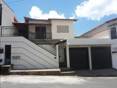 Casa para Venda, em Oliveira, bairro Rosário, 3 dormitórios, 3 banheiros, 1 suíte, 2 vagas