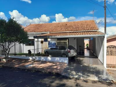 Casa para Venda, em Arapongas, bairro Jardim San Raphael I, 3 dormitrios, 1 banheiro, 2 vagas