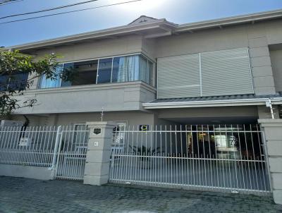 Casa para Venda, em Balnerio Cambori, bairro Praia dos Amores, 3 dormitrios, 3 banheiros, 2 sutes, 1 vaga