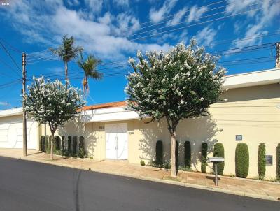 Casa para Venda, em Batatais, bairro Riachuelo, 4 dormitrios, 5 banheiros, 2 sutes, 3 vagas