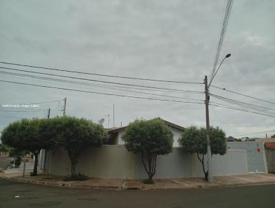 Casa para Venda, em Jaboticabal, bairro Jardim Bothnico, 2 dormitrios, 2 banheiros, 1 sute, 4 vagas