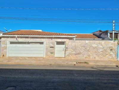 Casa para Venda, em Cravinhos, bairro Centro, 2 dormitrios, 2 banheiros, 1 sute, 2 vagas