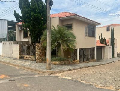 Casa para Venda, em Congonhal, bairro Centro, 3 dormitrios, 1 banheiro, 1 sute, 2 vagas