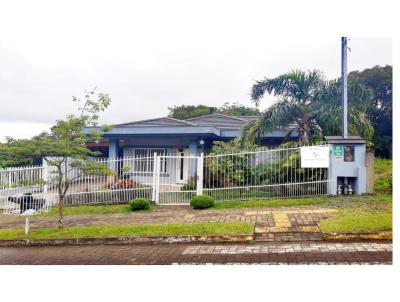 Casa para Venda, em Nova Petrpolis, bairro Linha Imperial, 4 dormitrios, 3 banheiros, 4 sutes, 2 vagas