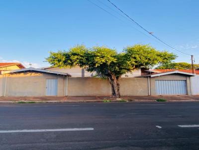 Casa para Venda, em Barretos, bairro Centro, 3 dormitrios, 3 banheiros, 1 sute
