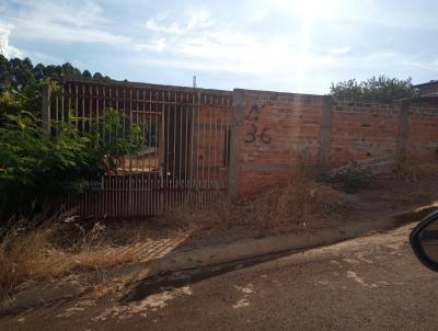 Casa para Venda, em Apucarana, bairro Jardim Colonial, 3 dormitrios, 2 banheiros, 1 sute, 2 vagas