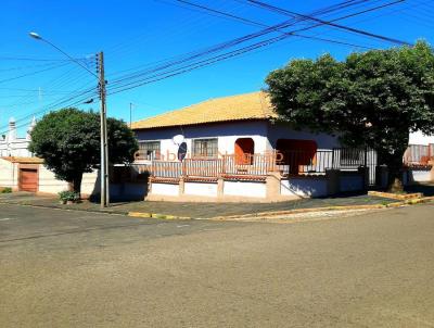 Casa para Venda, em Martinpolis, bairro Centro, 3 dormitrios, 3 banheiros, 1 sute, 4 vagas