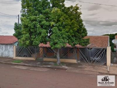 Casa para Venda, em Sertaneja, bairro Centro, 2 dormitrios, 2 banheiros, 2 vagas