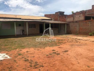 Casa para Venda, em Regente Feij, bairro Alto da Boa Vista, 1 dormitrio, 1 banheiro, 4 vagas