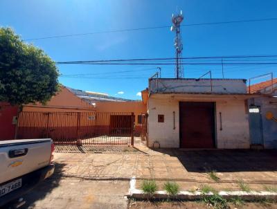 Casa para Venda, em , bairro Centro, 4 dormitrios, 1 banheiro, 2 vagas