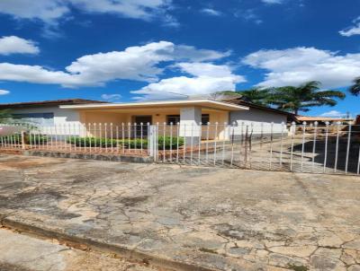 Casa Trrea para Venda, em So Joo da Boa Vista, bairro Jardim So Paulo, 2 dormitrios, 1 banheiro, 4 vagas