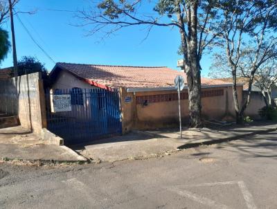 Casa para Venda, em Arapongas, bairro Conjunto Flamingos III, 3 dormitrios, 1 banheiro, 2 vagas