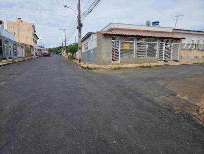 Casa para Venda, em Ita de Minas, bairro Bela Vista, 2 dormitrios, 1 banheiro, 2 vagas