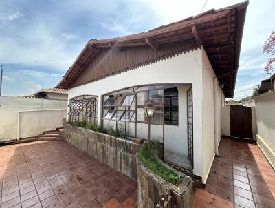 Casa para Locao, em Brumadinho, bairro Santa Cruz, 4 dormitrios, 2 banheiros, 1 sute, 2 vagas