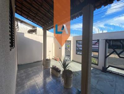 Casa para Locao, em Araguari, bairro Maria Eugnia, 3 dormitrios, 1 banheiro, 3 vagas