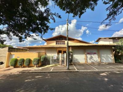 Casa para Venda, em Lins, bairro Jardim Ariano, 3 dormitrios, 3 banheiros, 1 sute, 3 vagas