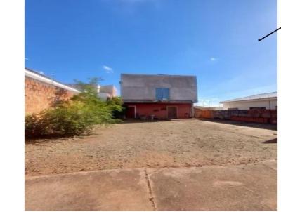 Casa para Venda, em Presidente Prudente, bairro RESIDENCIAL SO PAULO, 3 dormitrios, 3 banheiros, 5 vagas