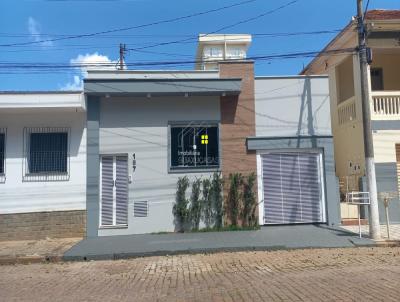 Casa para Venda, em Guaxup, bairro Centro, 3 dormitrios, 1 banheiro, 1 sute, 1 vaga