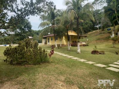 Stio para Venda, em Guapimirim, bairro Vale das Pedrinhas, 2 dormitrios, 3 banheiros