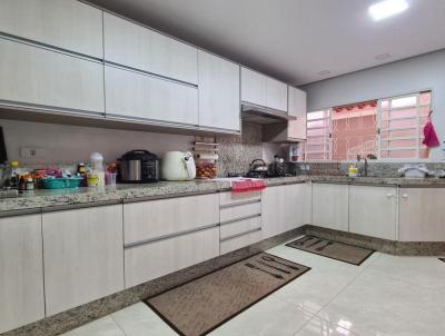 Casa para Venda, em Londrina, bairro Jardim Alvorada, 3 dormitrios, 3 banheiros, 1 sute, 3 vagas