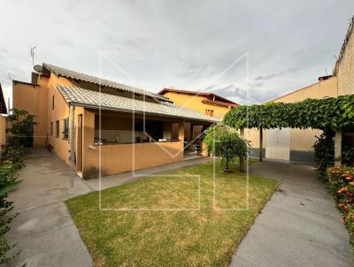 Casa para Venda, em Caldas Novas, bairro Estncia Itanhang, 3 dormitrios, 3 banheiros, 2 sutes, 2 vagas