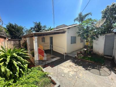 Casa para Venda, em Uberlndia, bairro Saraiva, 2 dormitrios, 1 banheiro, 2 vagas