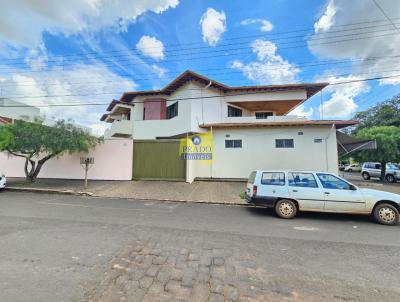 Imvel Comercial para Venda, em Araguari, bairro Centro, 3 dormitrios, 5 banheiros, 1 sute, 4 vagas