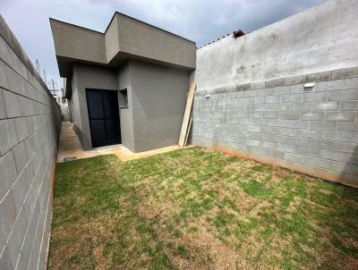 Casa para Venda, em Mogi das Cruzes, bairro Jardim Layr, 3 dormitrios, 2 banheiros, 1 sute, 2 vagas