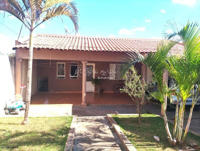 Casa para Venda, em Luprcio, bairro Centro, 2 dormitrios, 2 banheiros, 3 vagas