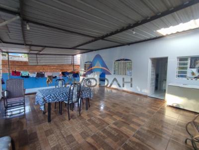 Casa para Locao, em Brumadinho, bairro Progresso, 3 dormitrios, 1 banheiro, 1 sute, 4 vagas