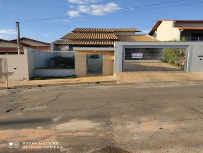 Casa para Venda, em Bom Despacho, bairro Santa Lcia, 4 dormitrios, 2 banheiros, 1 sute, 4 vagas