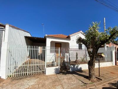 Casa para Venda, em Lins, bairro Centro, 3 dormitrios, 1 banheiro, 2 vagas