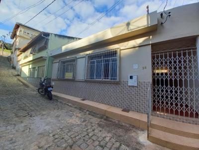 Casa para Venda, em Carangola, bairro Centro, 4 dormitrios, 2 banheiros