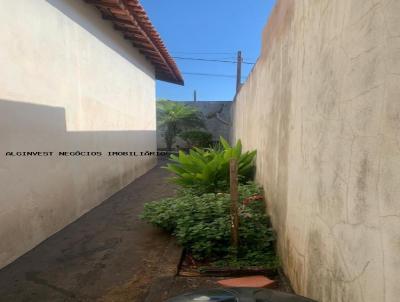 Casa para Venda, em Lenis Paulista, bairro Jardim Carolina, 3 dormitrios, 2 banheiros, 2 vagas