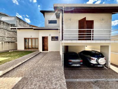 Casa para Venda, em Bragança Paulista, bairro Residencial das Ilhas, 3 dormitórios, 2 banheiros, 1 suíte, 4 vagas