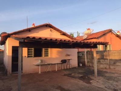 Casa para Venda, em Passos, bairro Califrnia, 2 dormitrios, 1 banheiro, 4 vagas