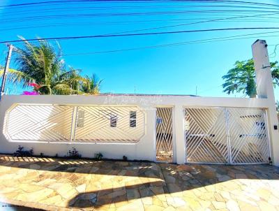 Casa para Venda, em Marlia, bairro Jardim Universitrio, 3 dormitrios, 2 banheiros, 1 sute, 3 vagas