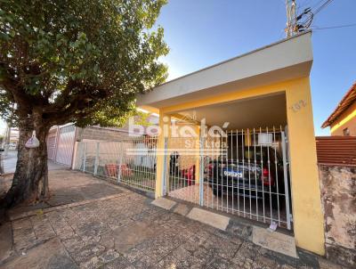 Casa para Venda, em Batatais, bairro Castelo, 3 dormitrios, 1 banheiro, 2 vagas