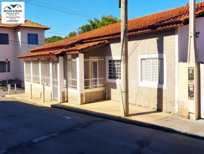 Casa para Venda, em Caconde, bairro Centro, 3 dormitrios, 2 banheiros, 1 sute