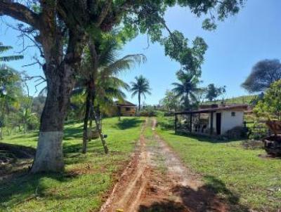 Stio para Venda, em Cachoeiras de Macacu, bairro Japuba, 2 dormitrios, 1 banheiro, 1 vaga