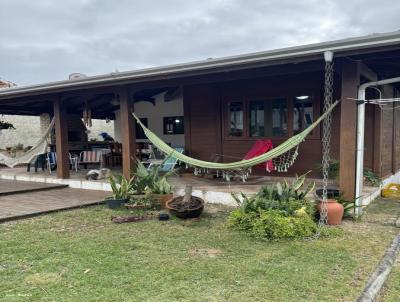 Casa para Venda, em Bombinhas, bairro Praia do Mariscal, 3 dormitrios, 2 banheiros, 1 sute, 3 vagas