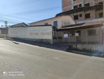 Casa para Venda, em Bom Despacho, bairro Centro, 4 dormitrios, 1 banheiro, 2 vagas