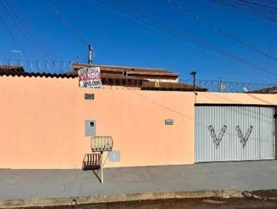 Casa para Venda, em Aparecida de Goinia, bairro Setor Garavelo, 3 dormitrios, 4 banheiros, 1 sute, 4 vagas