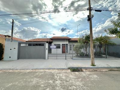 Casa para Venda, em Lins, bairro Parque Xing, 3 dormitrios, 3 banheiros, 1 sute, 4 vagas